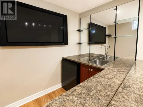 22 Bartley Crescent Ottawa ON K2J 2J7