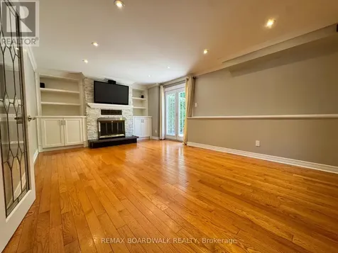 22 Bartley Crescent Ottawa ON K2J 2J7