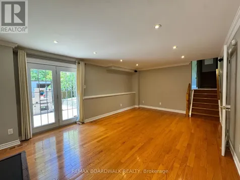 22 Bartley Crescent Ottawa ON K2J 2J7