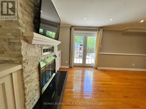 22 Bartley Crescent Ottawa ON K2J 2J7