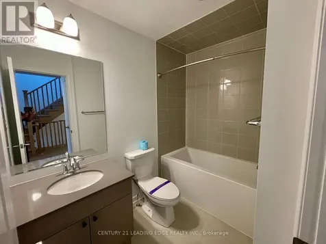 82 Avani Avenue Markham ON L6C 1L2