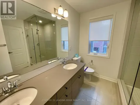 82 Avani Avenue Markham ON L6C 1L2
