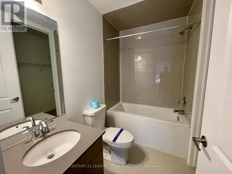 82 Avani Avenue Markham ON L6C 1L2