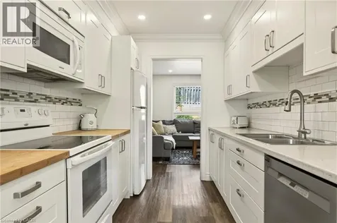 42 Bridlewood Drive Dundas ON L9H 6H4