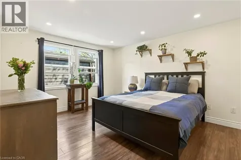 42 Bridlewood Drive Dundas ON L9H 6H4