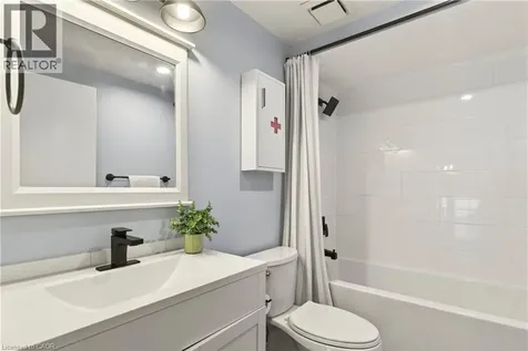 42 Bridlewood Drive Dundas ON L9H 6H4