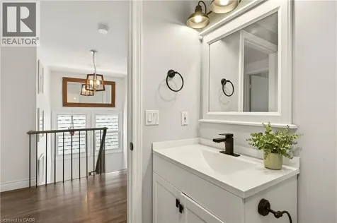 42 Bridlewood Drive Dundas ON L9H 6H4