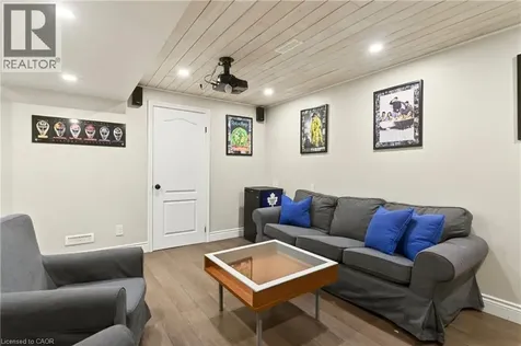 42 Bridlewood Drive Dundas ON L9H 6H4