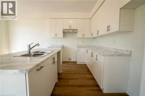 10 Adeline Crescent Breslau ON N0B 1M0