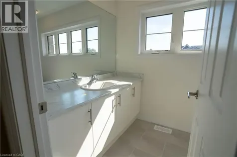 10 Adeline Crescent Breslau ON N0B 1M0
