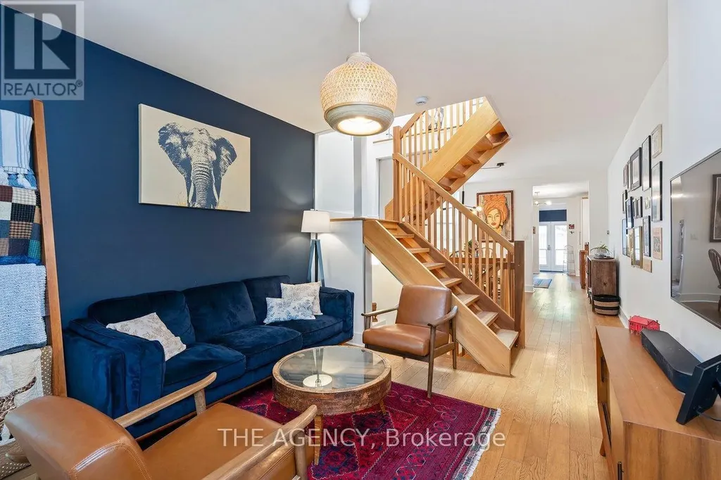 110 Hastings Avenue Toronto (south Riverdale) ON M4L 2L2