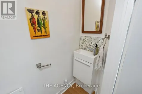 110 Hastings Avenue Toronto (south Riverdale) ON M4L 2L2