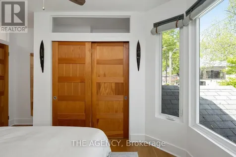 110 Hastings Avenue Toronto (south Riverdale) ON M4L 2L2