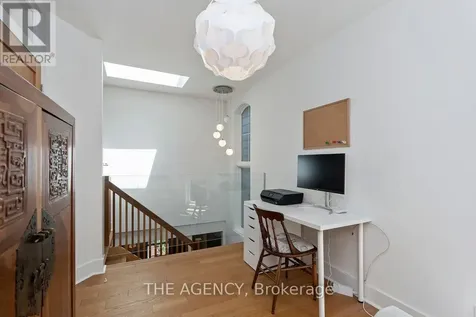 110 Hastings Avenue Toronto (south Riverdale) ON M4L 2L2