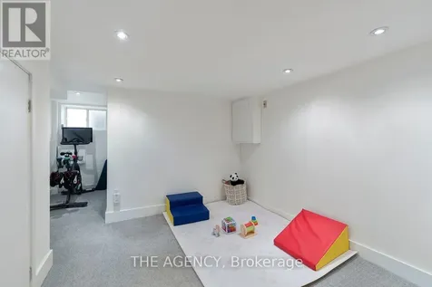 110 Hastings Avenue Toronto (south Riverdale) ON M4L 2L2