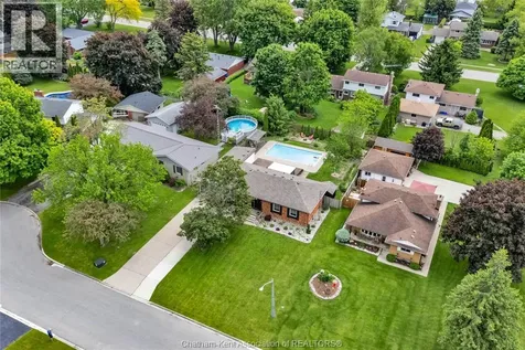 5 Balmoral Place Wallaceburg ON N8A 2E2