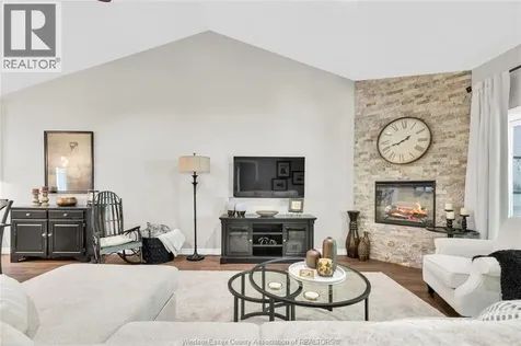 57 Red Oak Crescent Amherstburg ON N9V 4C4
