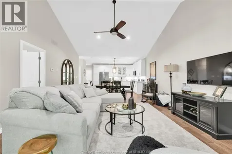 57 Red Oak Crescent Amherstburg ON N9V 4C4