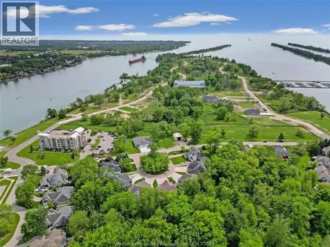 57 Red Oak Crescent Amherstburg ON N9V 4C4