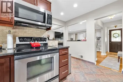 2630 Virginia Park Windsor ON N9E 2B4
