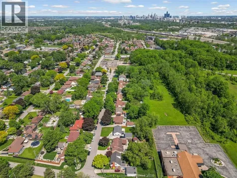 2630 Virginia Park Windsor ON N9E 2B4