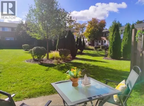 3049 Meadowbrook Windsor ON N8T 3C5