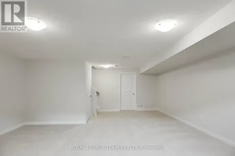937 Athenry Court Ottawa ON K2J 7C9