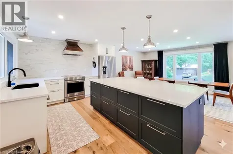 2128 Dunedin Road Oakville ON L6J 5V3
