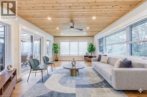 2128 Dunedin Road Oakville ON L6J 5V3