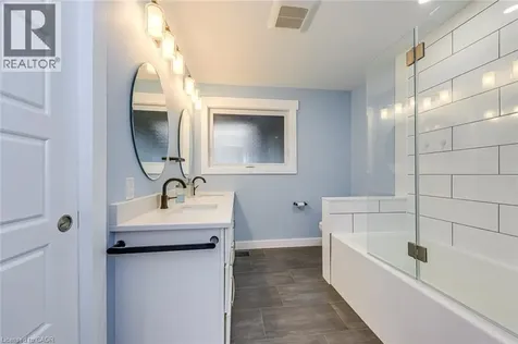 2128 Dunedin Road Oakville ON L6J 5V3