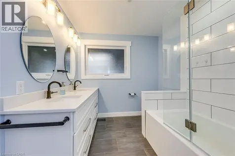 2128 Dunedin Road Oakville ON L6J 5V3