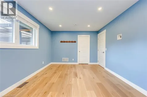 2128 Dunedin Road Oakville ON L6J 5V3