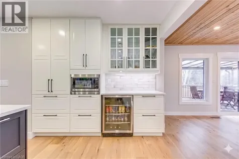 2128 Dunedin Road Oakville ON L6J 5V3