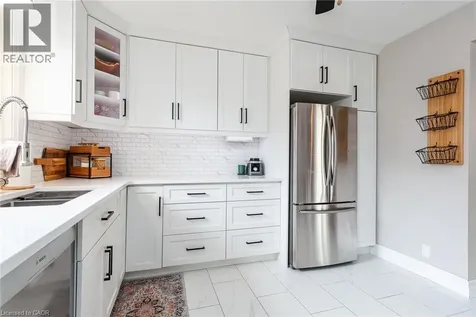 11 Wendy Crescent Kitchener ON N2A 3T4