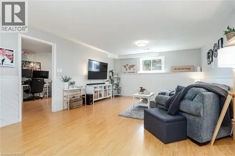 11 Wendy Crescent Kitchener ON N2A 3T4