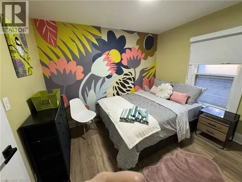 792 Pierre Avenue Windsor ON N9A 2K5