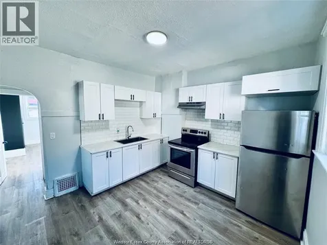 531 Langlois Windsor ON N9A 2G3
