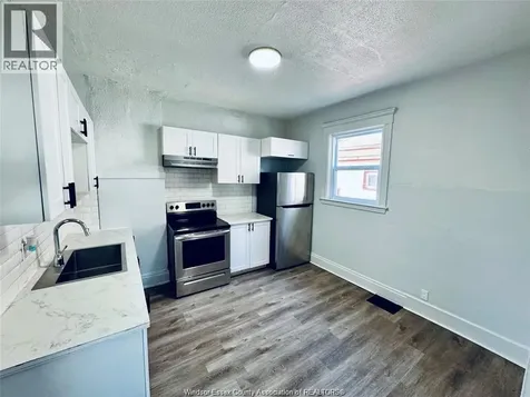 531 Langlois Windsor ON N9A 2G3