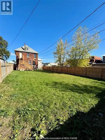 531 Langlois Windsor ON N9A 2G3