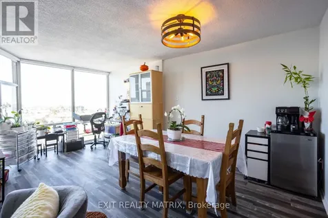 2759 Carousel Crescent Ottawa ON K1T 2N5
