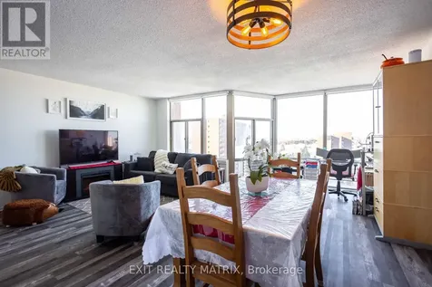2759 Carousel Crescent Ottawa ON K1T 2N5
