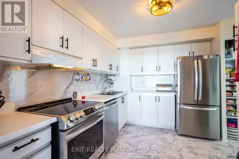 2759 Carousel Crescent Ottawa ON K1T 2N5