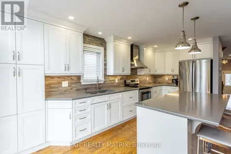195 Tapley Place Ottawa ON K4A 0L2