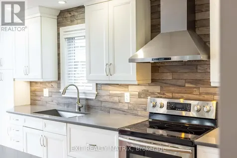 195 Tapley Place Ottawa ON K4A 0L2