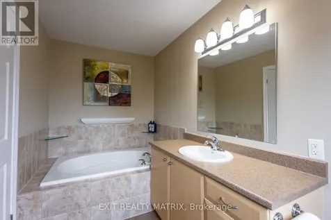 195 Tapley Place Ottawa ON K4A 0L2