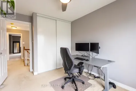 195 Tapley Place Ottawa ON K4A 0L2
