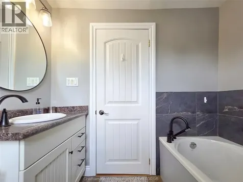14 O'brien Drive Chatham ON N7M 2E7
