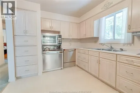 1675 Bouffard Road Lasalle ON N9J 1H1