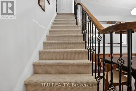 2769 Massicotte Lane Ottawa ON K1T 3H1