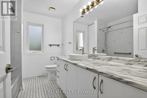 2769 Massicotte Lane Ottawa ON K1T 3H1